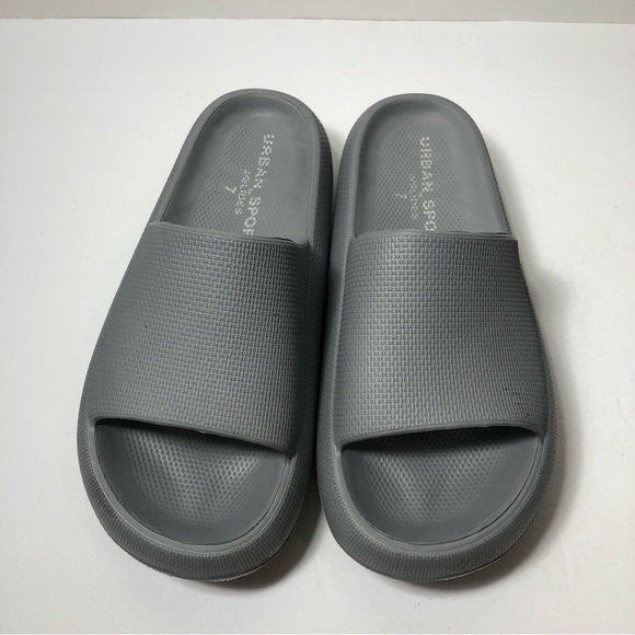 Urban Sport by J. Slides gray slide sandals. Size 7. In like new condition! - Picture 4 of 8